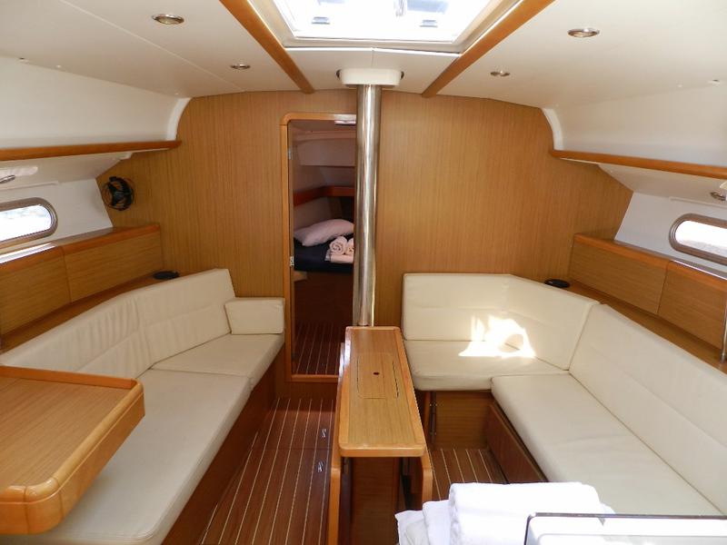 Book yachts online - sailboat - Sun Odyssey 42 i - Skiron - rent