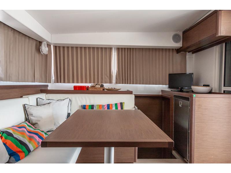 Book yachts online - catamaran - Lagoon 40 - Serendipity - rent