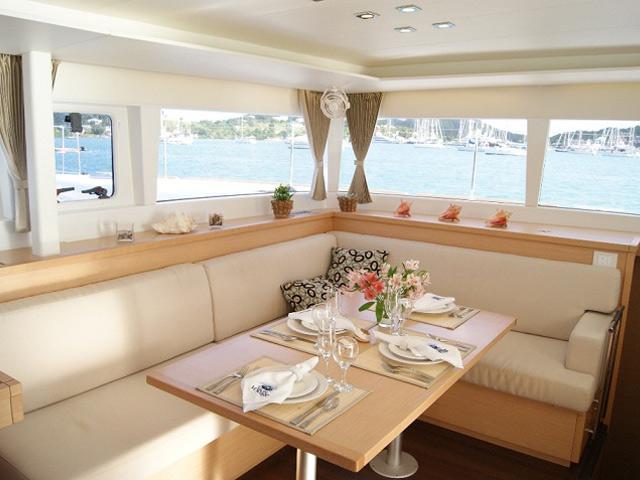 Book yachts online - catamaran - Lagoon 450 - Eva - rent
