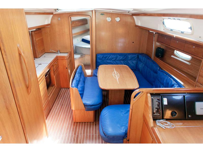 Book yachts online - sailboat - Bavaria 39 Cruiser - S/Y Evi - rent