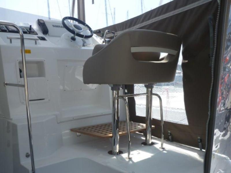 Book yachts online - catamaran - Lagoon 40 (3+2 cab.) - Family - rent