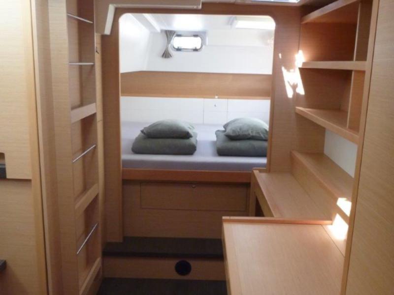 Book yachts online - catamaran - Lagoon 40 (3+2 cab.) - Family - rent