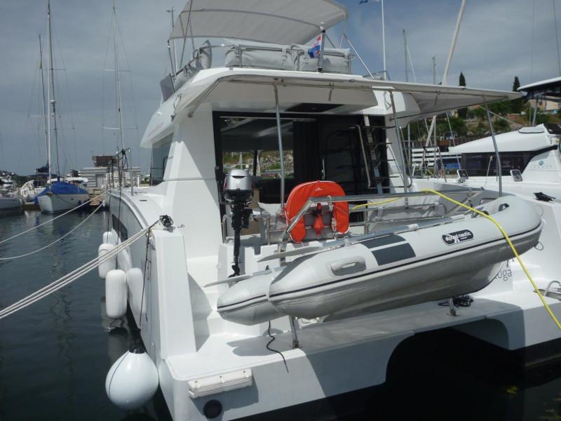 Book yachts online - powercatamaran - MY 37- 4. cab. - MareTortuga - rent
