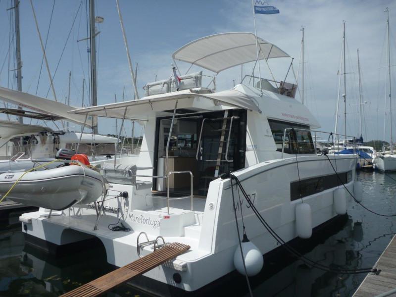 Book yachts online - powercatamaran - MY 37- 4. cab. - MareTortuga - rent