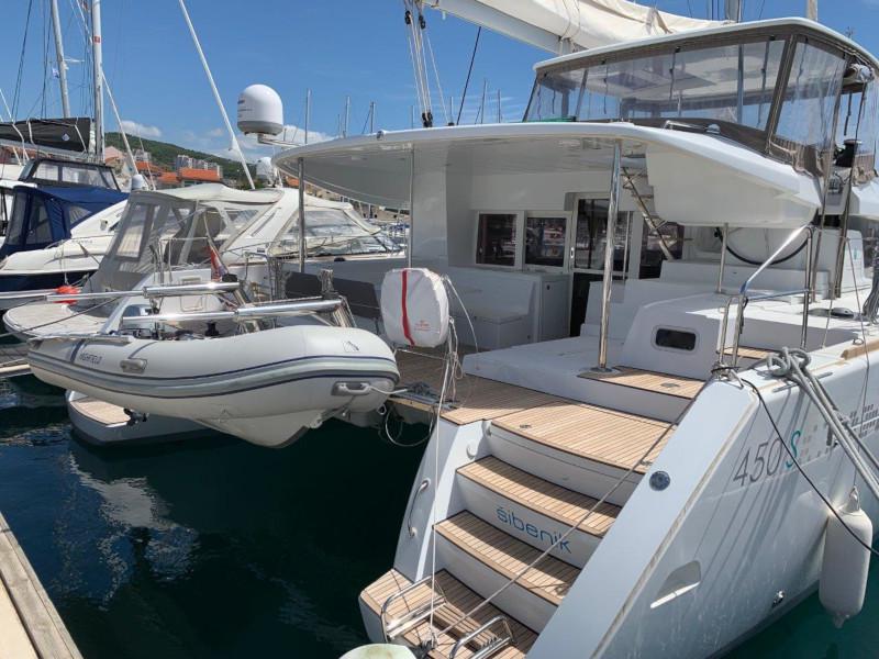 Book yachts online - catamaran - Lagoon 450 Sport (4+2 cab.) - Oryx - rent