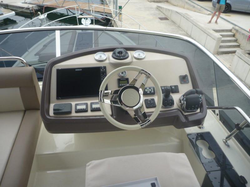 Book yachts online - motorboat - Monte Carlo 5 (3+1 cab.) - Jaluca - rent