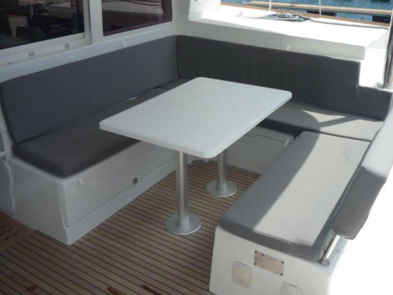 Book yachts online - catamaran - Lagoon 400 S2- 3 cab. - My Dream - rent