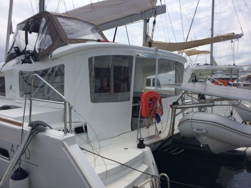 Book yachts online - catamaran - Lagoon 400 S2- 3 cab. - My Dream - rent