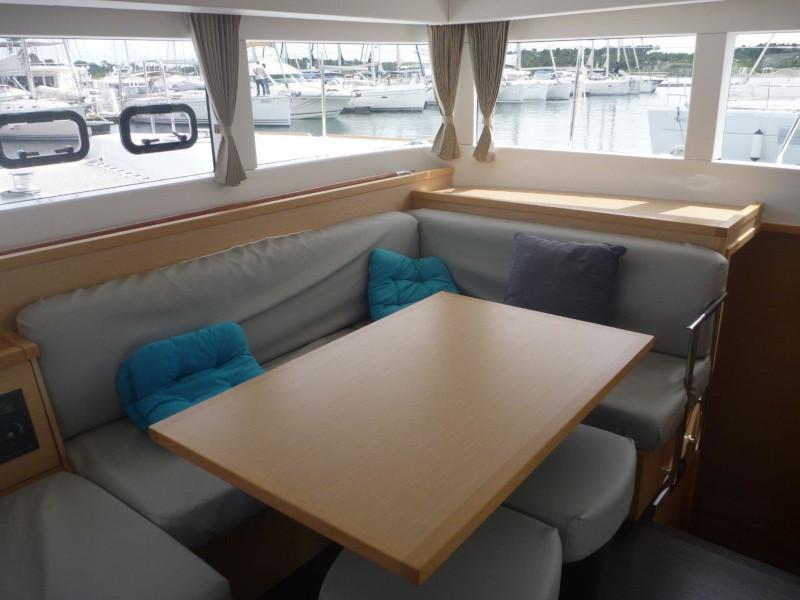 Book yachts online - catamaran - Lagoon 40 (4+2 cab.) - 4 YOU - rent