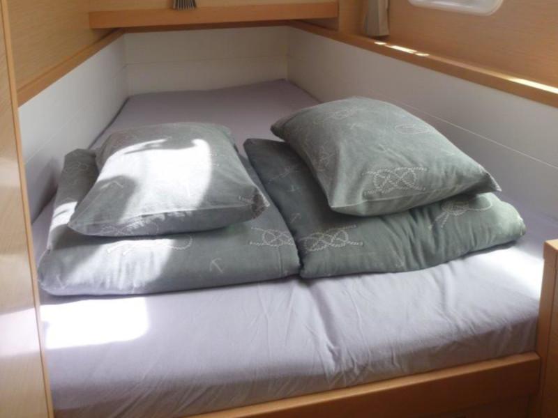 Book yachts online - catamaran - Lagoon 40 (4+2 cab.) - 4 YOU - rent