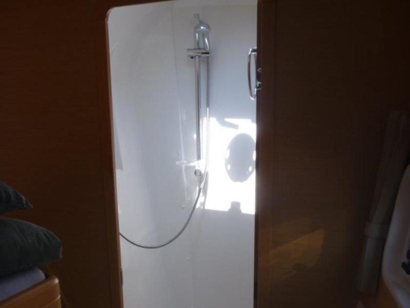 Book yachts online - catamaran - Lagoon 421 (4+1 cab.) - 4 ME - rent