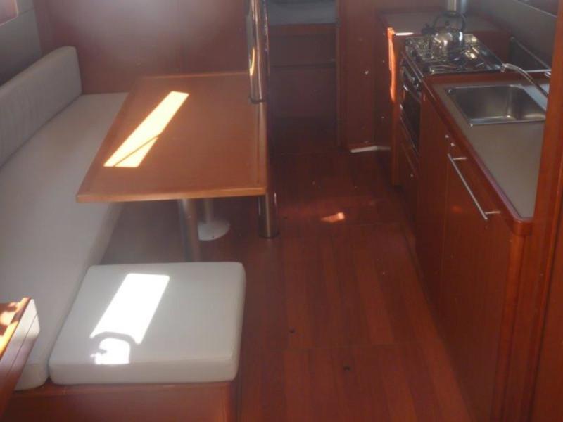Book yachts online - sailboat - Oceanis 38- 3 cab. - Aphrodite - rent