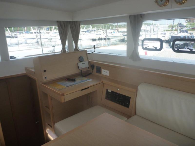 Book yachts online - catamaran - Lagoon 39 - Bumblebee - rent