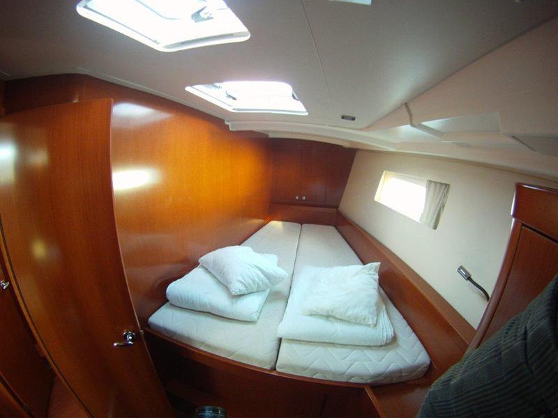 Book yachts online - sailboat - Oceanis 45 - Ponente - rent
