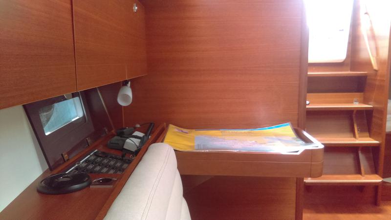 Book yachts online - sailboat - Dufour 350 Grand Large - Sol - rent