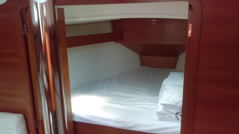 Book yachts online - sailboat - Dufour 350 Grand Large - Sol - rent