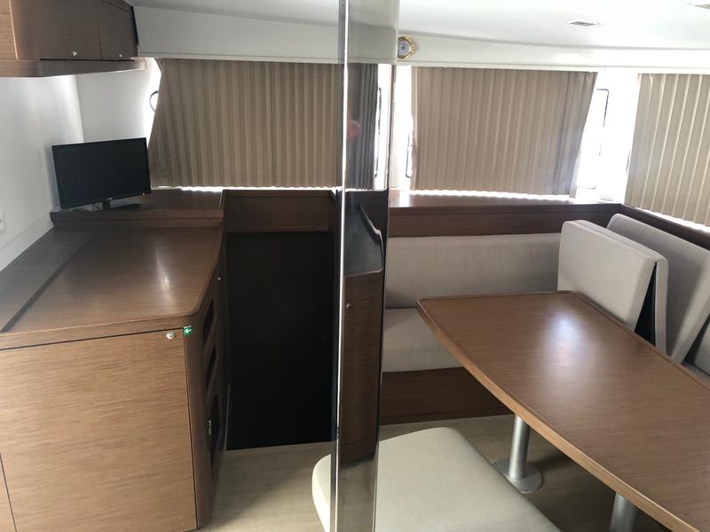 Book yachts online - catamaran - Lagoon 42 - Aura - rent