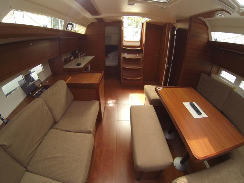 Book yachts online - sailboat - Dufour 410 Grand Large - Dolin - rent