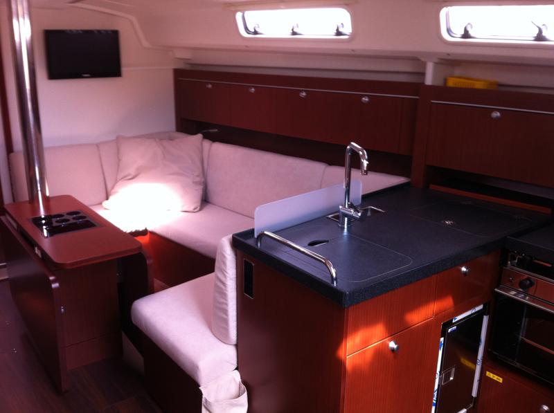 Book yachts online - sailboat - Hanse 415 - Valun - rent