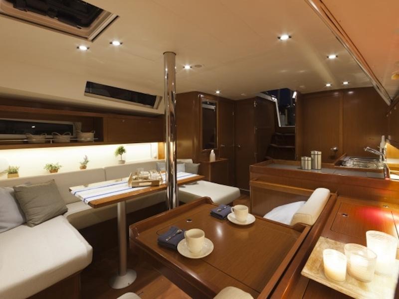 Book yachts online - sailboat - Bavaria 41 - Antigoni - rent