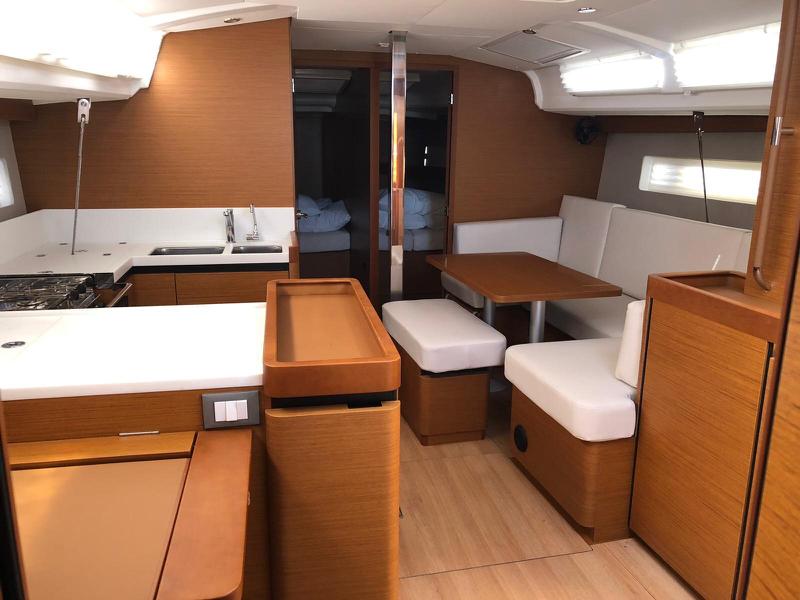 Book yachts online - sailboat - Sun Odyssey 440 - Sail Dance - rent