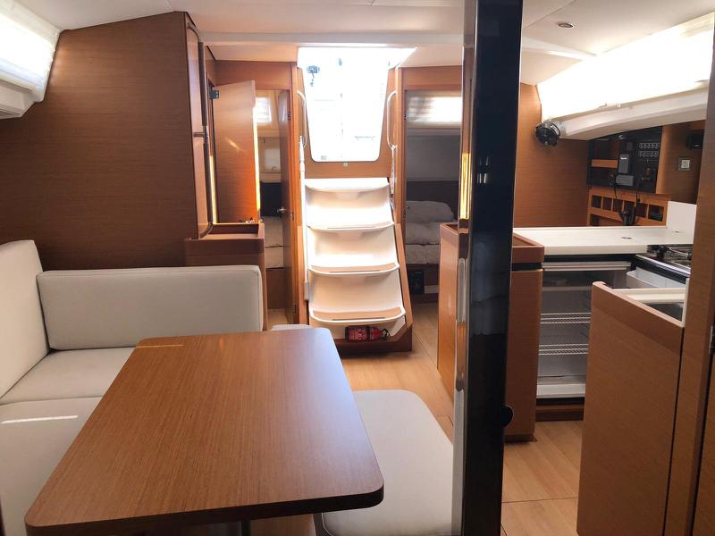 Book yachts online - sailboat - Sun Odyssey 440 - Sail Dance - rent