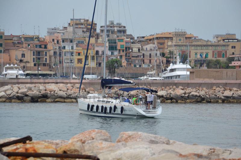 Book yachts online - sailboat - Sun Odyssey 45 Performance - Aurora - rent
