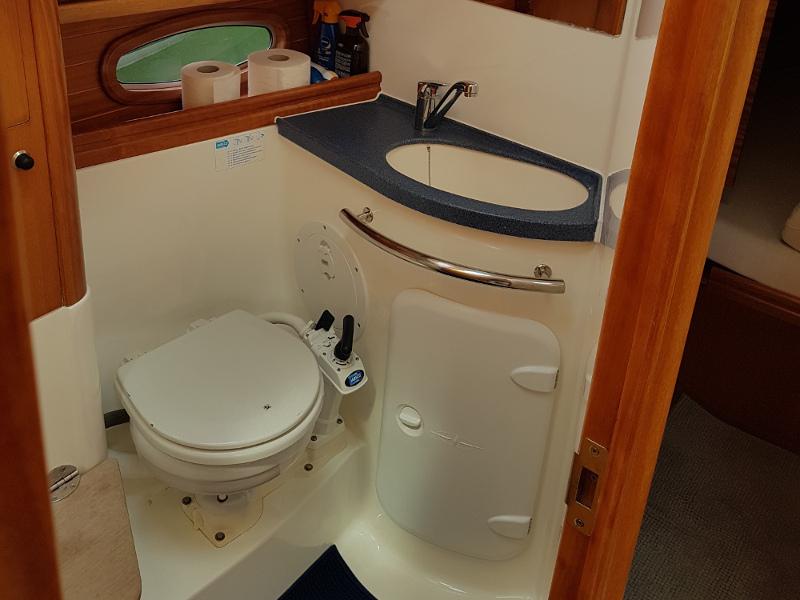 Book yachts online - sailboat - Bavaria 40 Vision - Asch - rent
