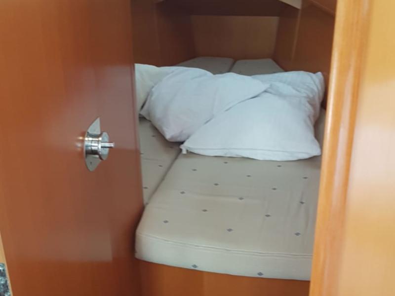 Book yachts online - sailboat - First 36.7 - no name - rent