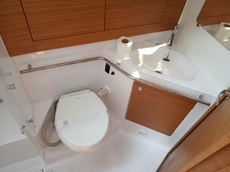 Book yachts online - sailboat - Elan Impression 45 BT - Knotty Buoy - rent