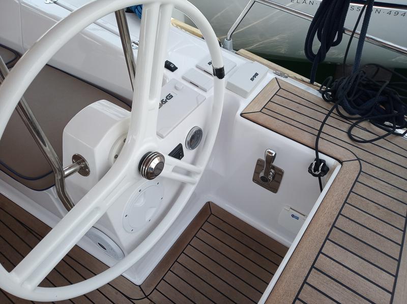 Book yachts online - sailboat - Elan Impression 45 BT - Knotty Buoy - rent