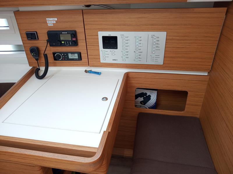 Book yachts online - sailboat - Elan Impression 45 BT - Knotty Buoy - rent