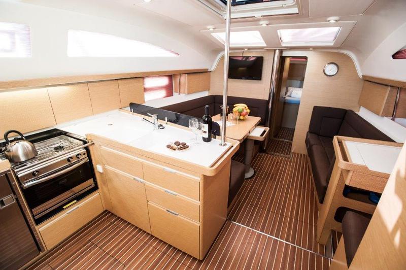 Book yachts online - sailboat - Elan Impression 45 BT - Luma with A/C - rent