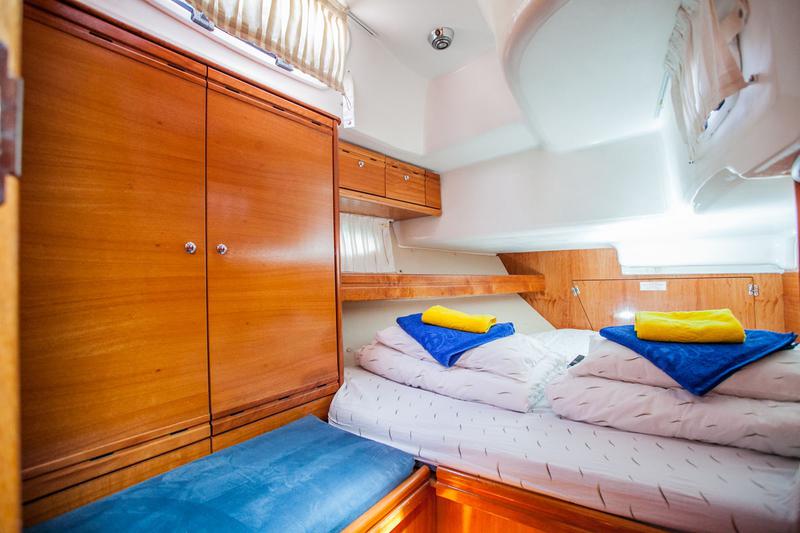 Book yachts online - sailboat - Bavaria 46 Cruiser - Cosma - rent