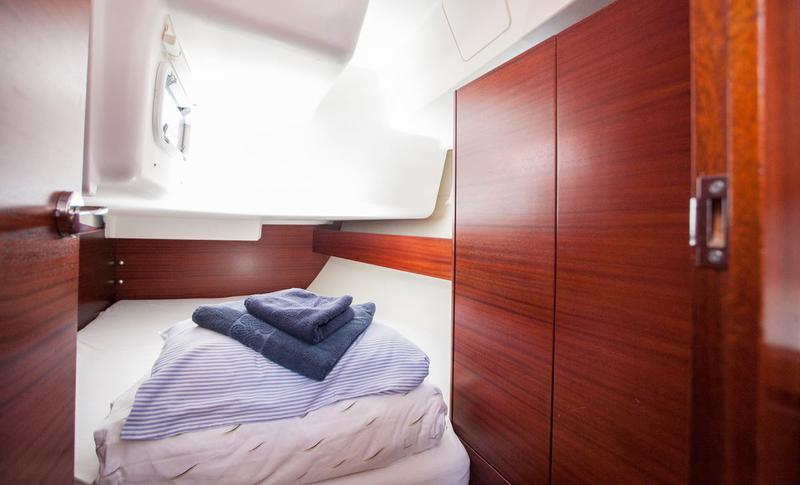 Book yachts online - sailboat - Salona 38 - Olynthia - rent