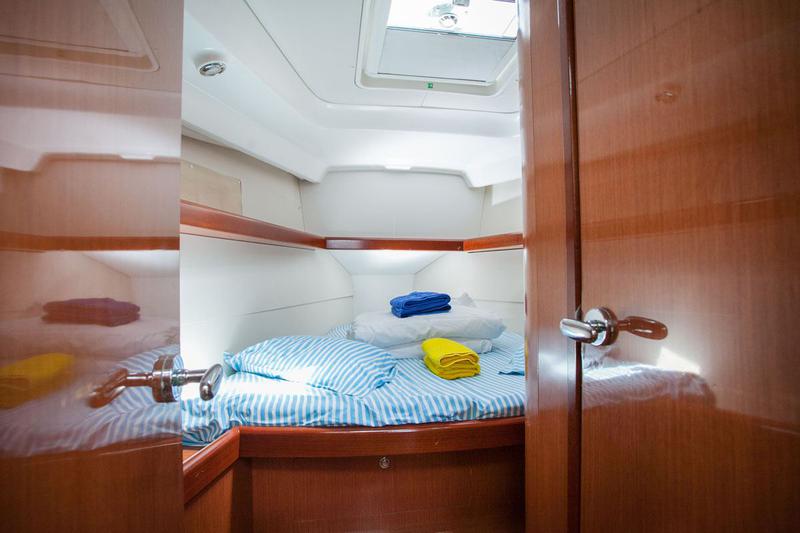 Book yachts online - sailboat - Oceanis 40 - Ventura - rent