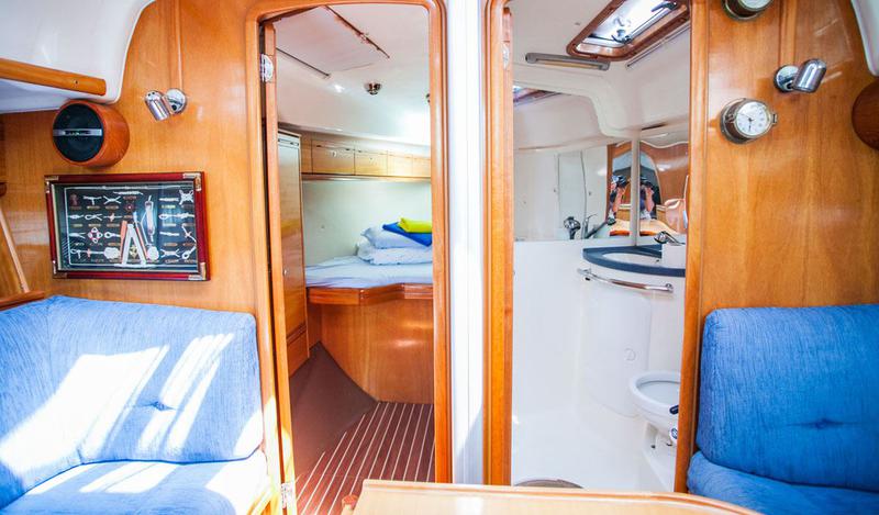 Book yachts online - sailboat - Bavaria 37 Cruiser - Mondo - rent