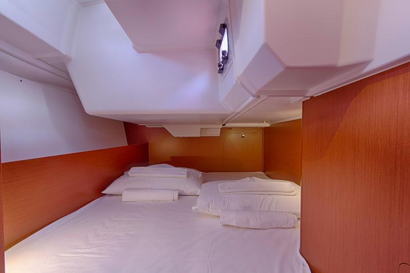 Book yachts online - sailboat - Oceanis 38.1 - MARE NOSTRUM II - rent