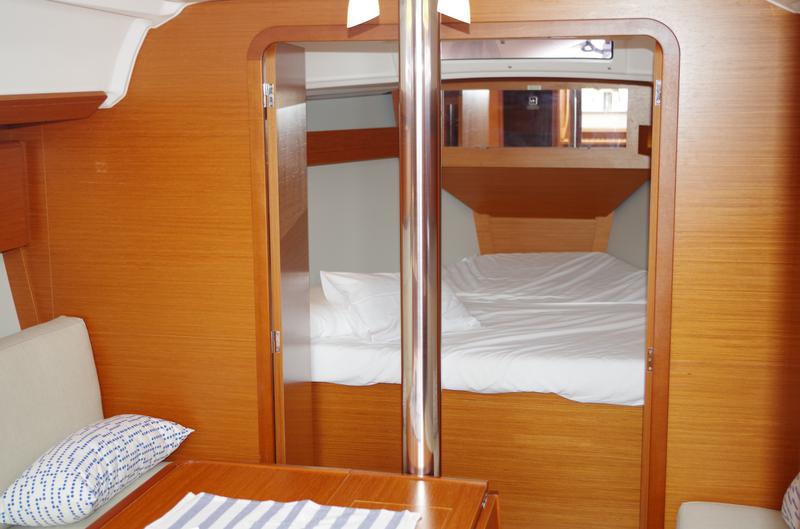 Book yachts online - sailboat - Dufour 360 GL - Anahata - rent