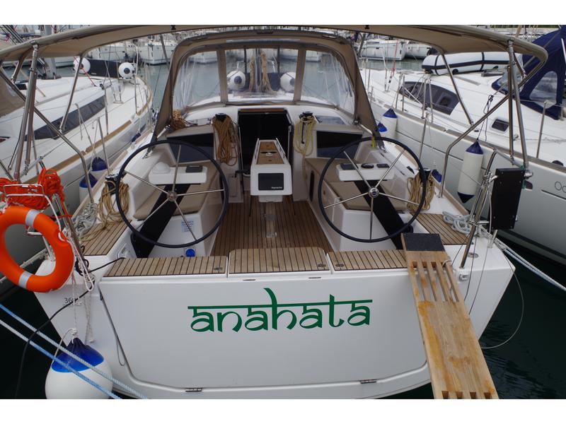 Book yachts online - sailboat - Dufour 360 GL - Anahata - rent