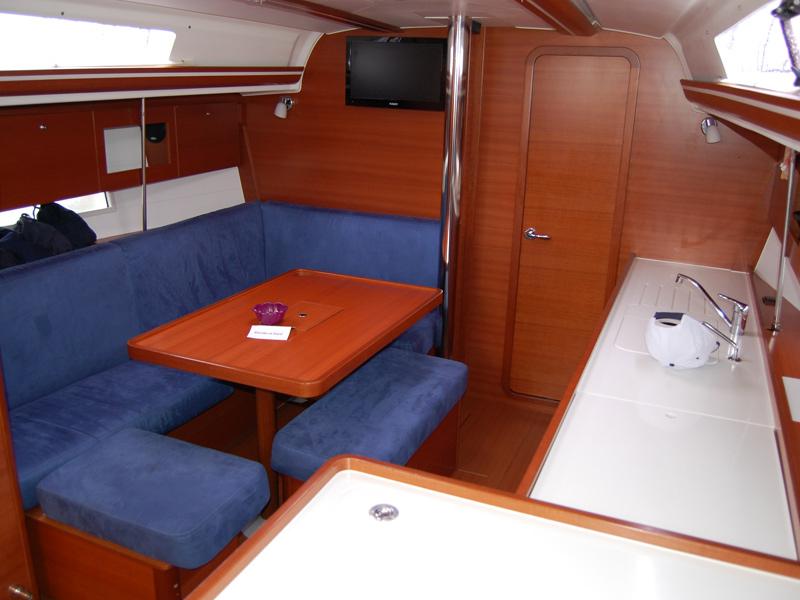 Book yachts online - sailboat - Dufour 375 GL - One&amp;Only - rent