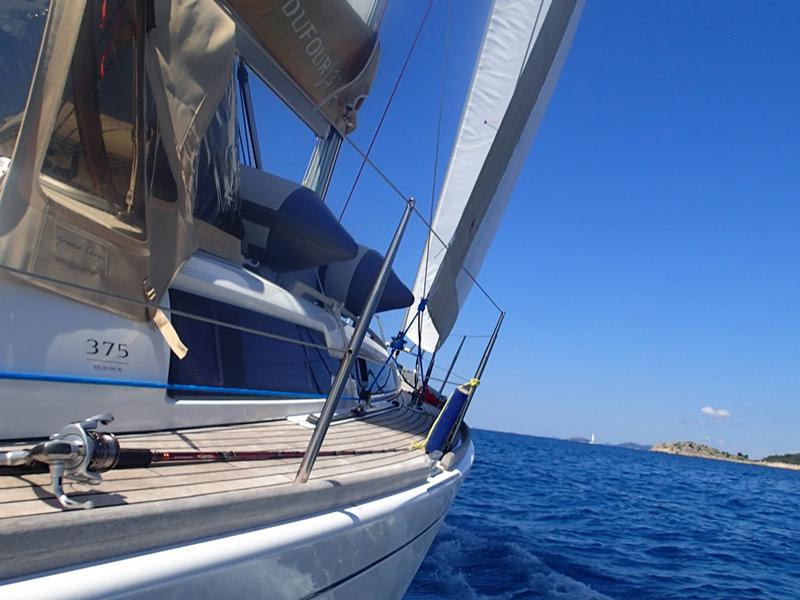 Book yachts online - sailboat - Dufour 375 GL - One&amp;Only - rent