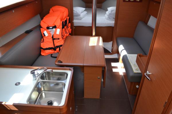 Book yachts online - sailboat - Dufour 360 GL - Minion - rent