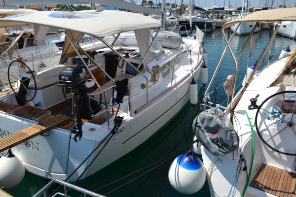 Book yachts online - sailboat - Dufour 360 GL - Minion - rent