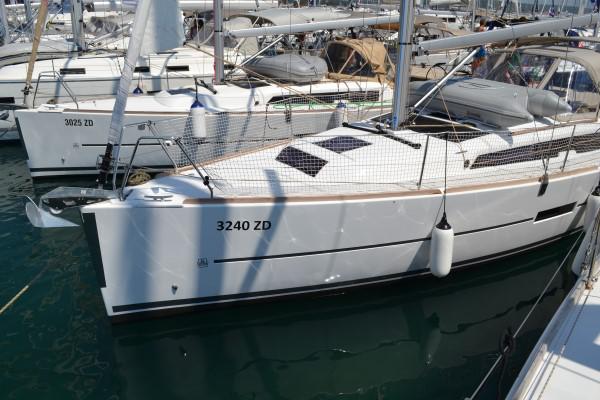 Book yachts online - sailboat - Dufour 360 GL - Minion - rent