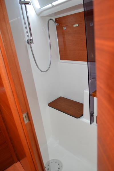 Book yachts online - sailboat - Dufour 412 - Tango - rent