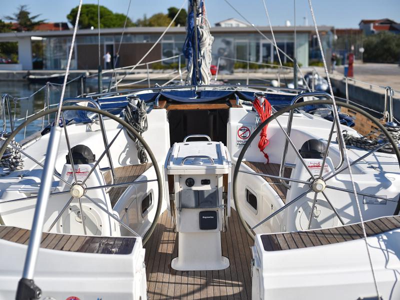Book yachts online - sailboat - Bavaria 44 - Tummy fish - rent