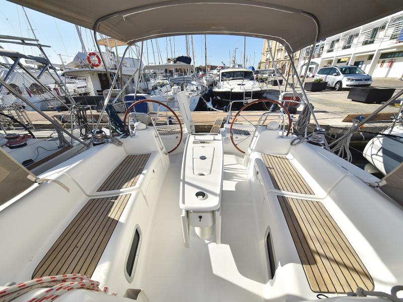 Book yachts online - sailboat - Oceanis 40 - Second Wind - rent
