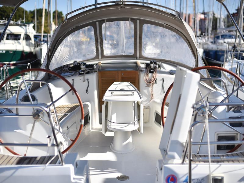 Book yachts online - sailboat - Oceanis 40 - Second Wind - rent