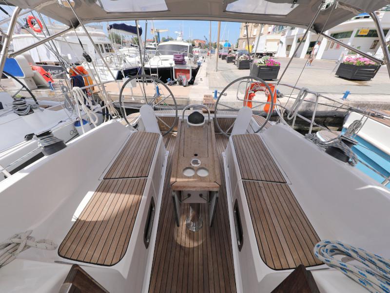 Book yachts online - sailboat - Bavaria Cruiser 37 - Hama - rent